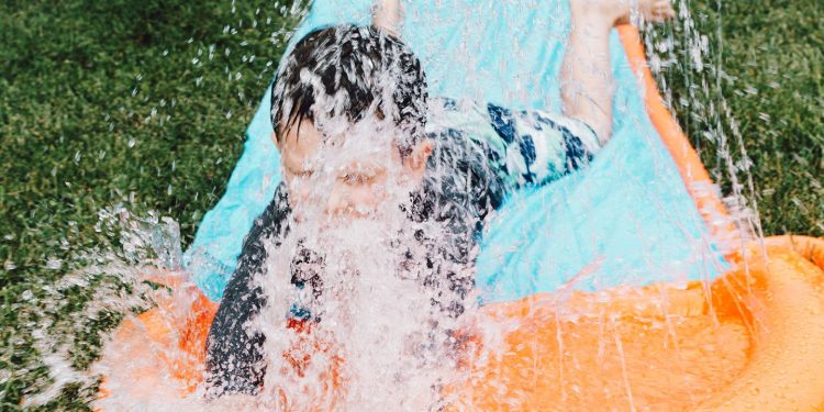 Bitcoin Slide uzrokuje 300 milijuna dolara likvidacije, Cardano vodi gubitke