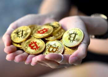 Bitcoin prvi put u povijesti prešao 100.000 dolara