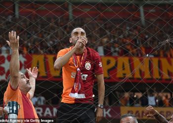 Bivša zvijezda Chelseaja obećala je da će napustiti Galatasaray u siječnju dok je kritikovao trenera i rekao da ‘žali što je došao ovdje’