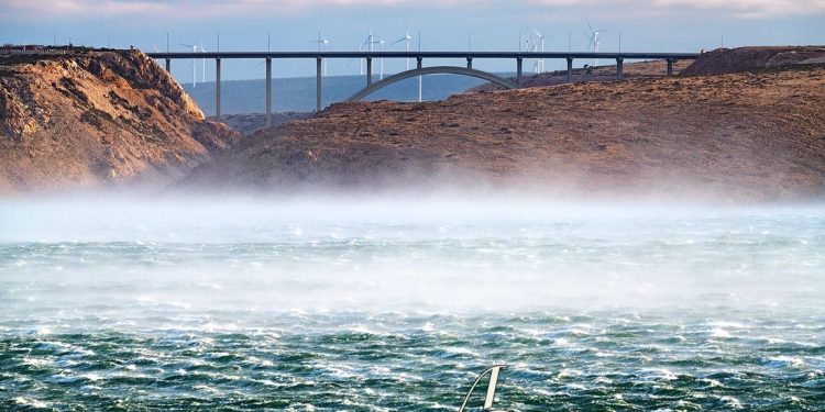 Božićno jutro donijelo nastavak bure i velike probleme u cestovnom prometu