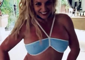 Britney Spears izbrisala je video plesanja u bikiniju zbog ‘zlobnih’ komentara jer je izjavila da je hrana ‘bolja od seksa’