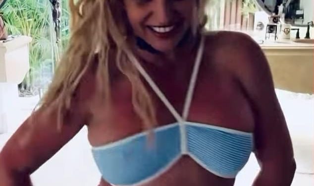 Britney Spears izbrisala je video plesanja u bikiniju zbog ‘zlobnih’ komentara jer je izjavila da je hrana ‘bolja od seksa’