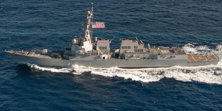 Brodovi američke mornarice odbijaju napad Hutija u Adenskom zaljevu