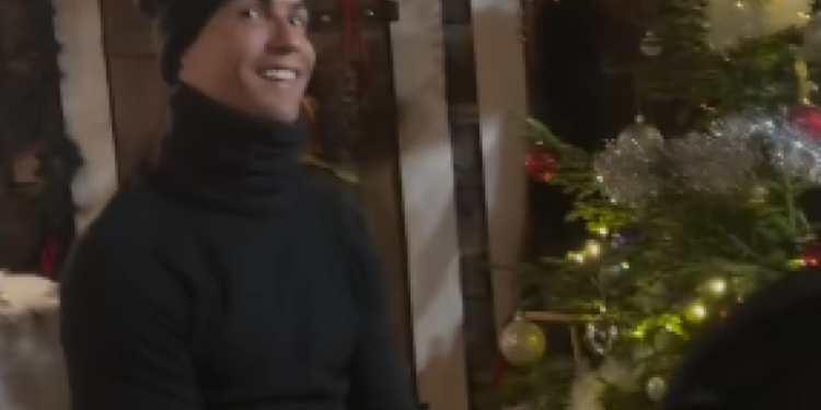 CR7 u kući Djeda Mraza: njegova reakcija je urnebesna