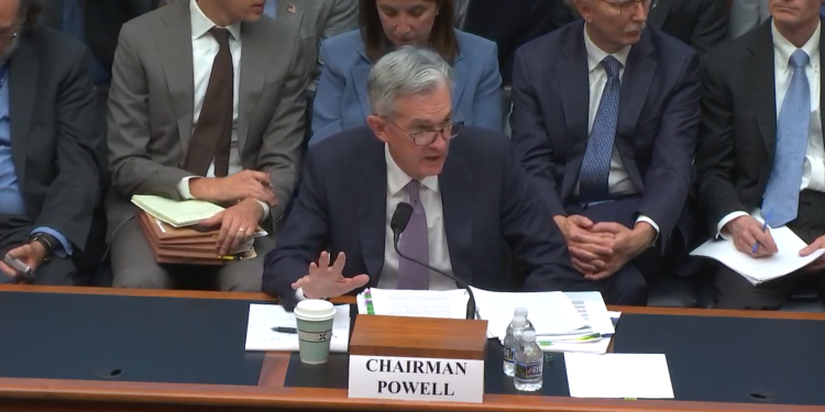 Cijena bitcoina (BTC) pala na 101.000 USD, XRP, ADA, LTC pali 10% zbog jastrebovog tona Federalnih rezervi