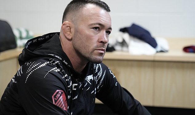 Colby Covington ulazi u UFC borbu bizarno ljubeći veliki lanac Donalda Trumpa