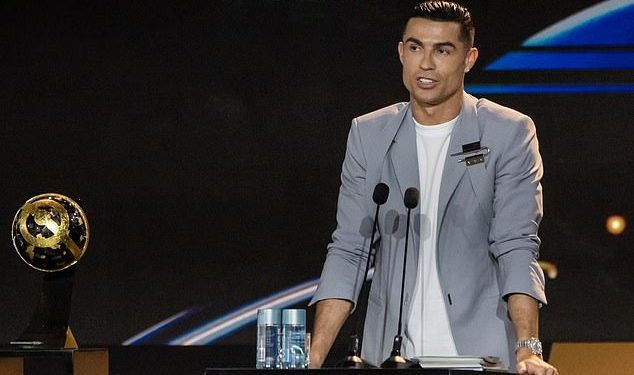 Cristiano Ronaldo otkriva za koga misli da će osvojiti Ligu prvaka ove godine – dok nogometna superzvijezda upozorava stranu da se ‘uvijek vraća’ dok govori na gala dodjeli nagrada