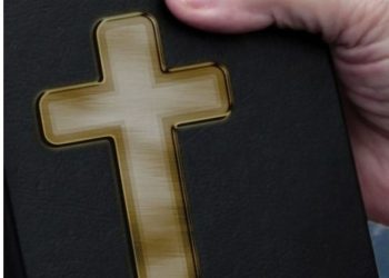 DOKLE JE DOŠA Kako u Dalmaciji dočekuju svećenika na blagoslov: “Kad uđe svi se šokiramo…”