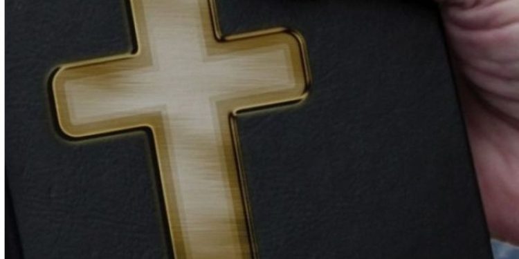 DOKLE JE DOŠA Kako u Dalmaciji dočekuju svećenika na blagoslov: “Kad uđe svi se šokiramo…”