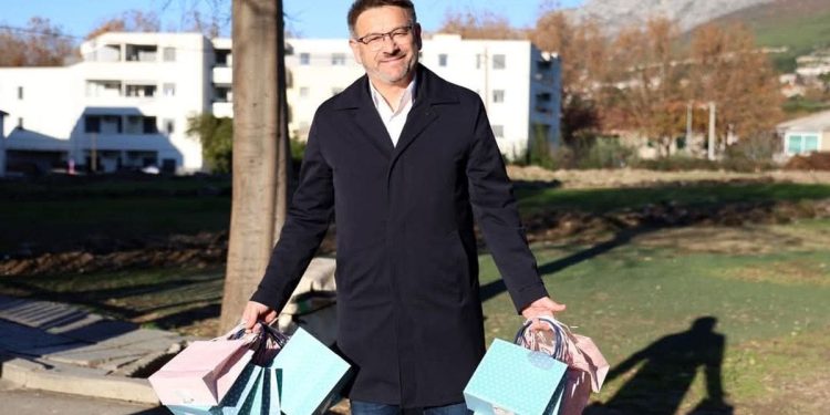 Dalibor Ninčević razveselio štićenice Samostana svetog Rafaela