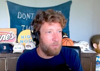 Dave Portnoy dijeli zapanjujuću priču o tome kako je njegov podcast spasio život obožavatelju