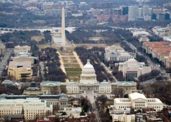 Demokrati Virginije ‘postavljaju krivo pitanje’ usred bijesa zbog smanjenja savezne radne snage DOGE, kaže čelnik GOP-a