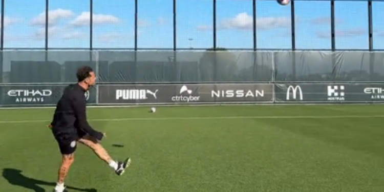 Dijamanti, besmisleni golovi! Zabija s 30 metara iza gola