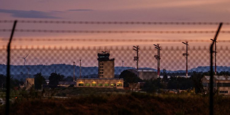 Dronovi uočeni iznad glavne američke vojne baze u Europi – Der Spiegel – RT World News