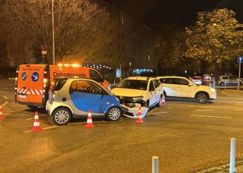 Dvije prometne na splitskom raskrižju, jedna osoba ozlijeđena