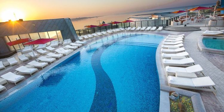 Flame Towers: Luksuz na vrhu jednog od najviših hotela na svijetu