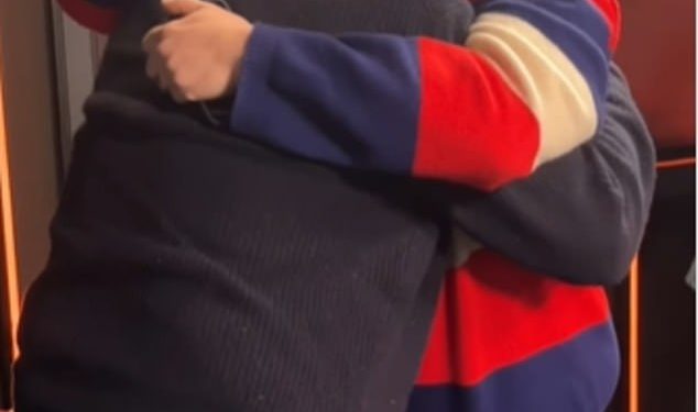 Gavin i Stacey glumci briznu u suze dok obilježavaju zadnji put zajedno kao grupa uoči posljednje epizode