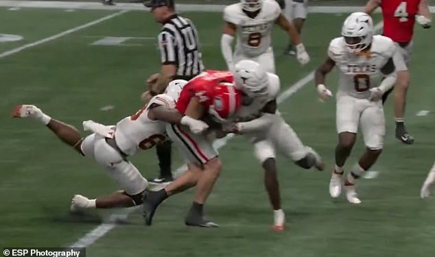 Georgia QB Gunner Stockton pretrpio je zastrašujući udarac u glavu u dramatičnoj završnici osvajanja naslova SEC nad Texasom