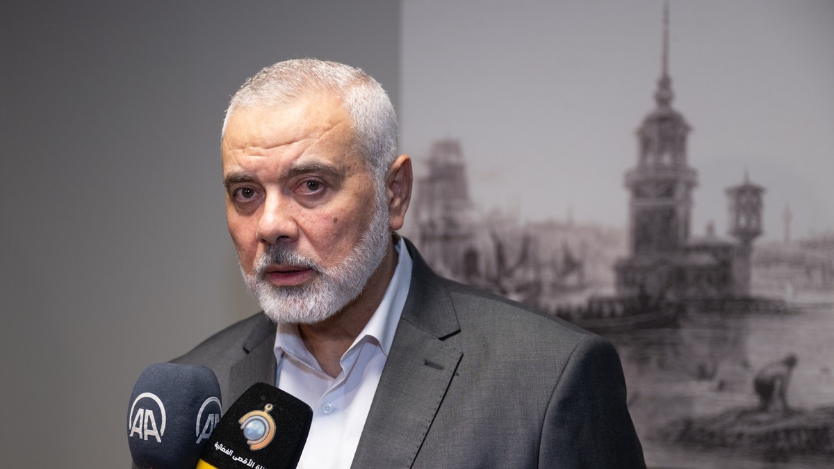 Ismail Haniyeh iz Hamasa i njegov tjelohranitelj ubijeni su u atentatu za koji je okrivljen Izrael 1. kolovoza 2024. u Teheranu.