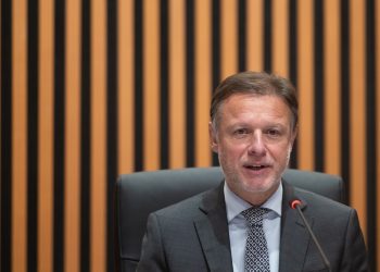 JANDROKOVIĆ: ‘Parlamentarna većina je sigurna. Postignut dogovor oko ustavnih sudaca’ | NACIONAL.HR