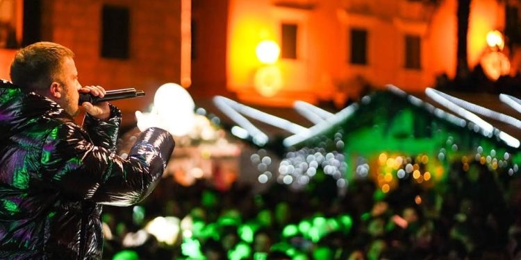 Grše zapalio Makarsku, Nouvelle Vague oduševili: Pogledajte fotogaleriju spektakularne večeri na Adventu