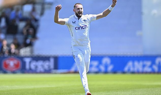 Gus Atkinson postiže prvi test hat-trick za Englesku u sedam godina dok seamer ruši rep Novog Zelanda i nastavlja svoj blistavi početak međunarodne karijere crvene lopte