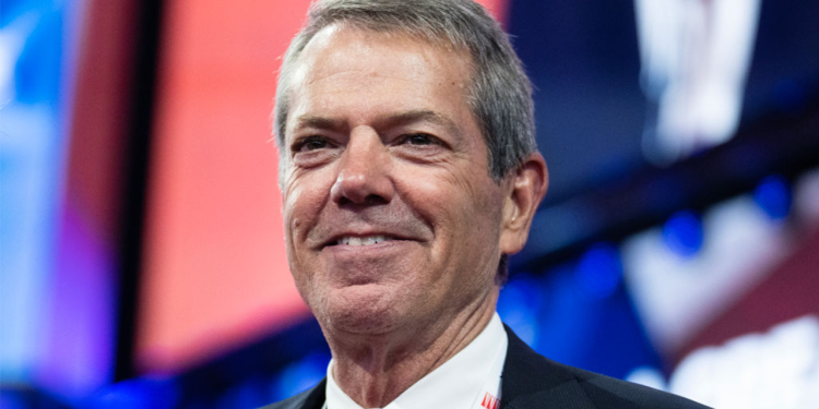 Guverner Nebraske Jim Pillen hospitaliziran je nakon što je zbačen s konja