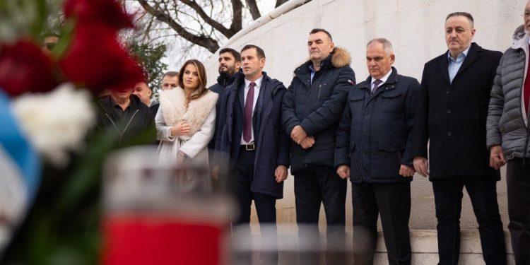 HDZ obilježio 25.-u godišnjicu smrti dr. Franje Tuđmana: “Kako vrijeme odmiče, njegova uloga u ostvarenju našega stoljetnoga sna dobiva sve više na značaju”