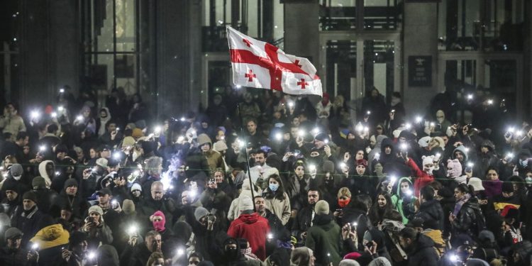 NEMA KRAJA Tisuće Gruzijaca prosvjeduju ispred parlamenta: Ovo što rade je odvratno… | NACIONAL.HR