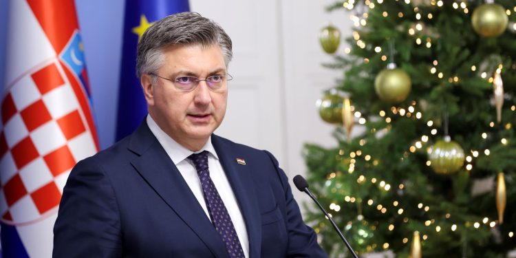 ČESTITAO HANUKU Plenković: ‘Svjetlost širi vedrinu i nadu i osnažuje vjeru svakog čovjeka…’ | NACIONAL.HR