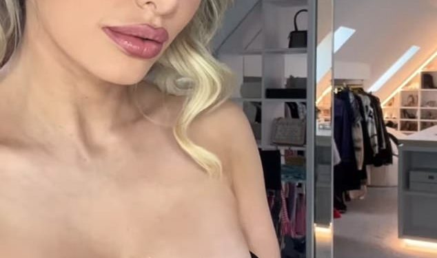 Helen Flanagan pokazuje VRLO prsate u odvažnom crnom korzetu dok se uljepšava za svečani noćni izlazak