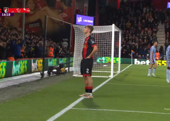 Huijsenova viralna proslava: stavlja ruke u hlače i…