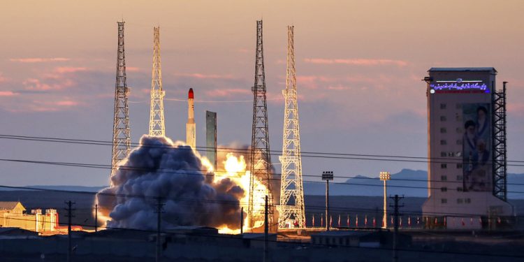 Iran šalje ‘najteži teret ikada’ u svemir — RT World News