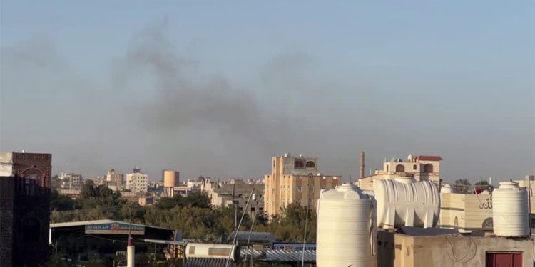 Izrael pokreće napade u Jemenu na vojne mete Hutija, kaže IDF