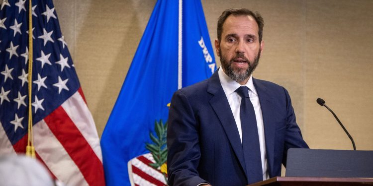 Jack Smith je dužan podnijeti izvješće posebnog tužitelja DOJ-u, navodeći njegovo moguće objavljivanje AG Garlandu