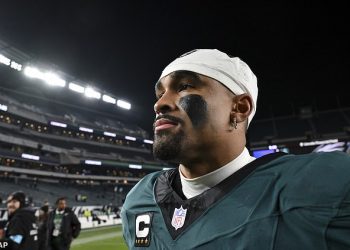 Jalen Hurts službeno je isključen iz utakmice Philadelphia Eaglesa protiv Dallas Cowboysa zbog potresa mozga