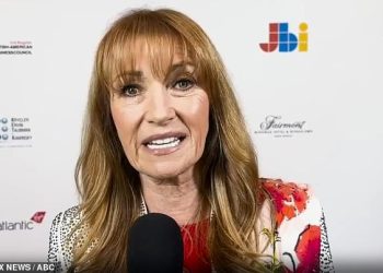 Jane Seymour kaže da je ‘potresena’ nakon što je izašla iz svog doma u Malibuu ‘baš na vrijeme’ dok se vatrogasci bore s požarima u Kaliforniji