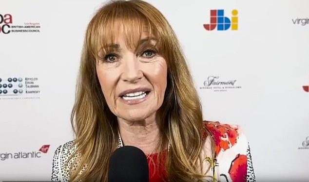 Jane Seymour kaže da je ‘potresena’ nakon što je izašla iz svog doma u Malibuu ‘baš na vrijeme’ dok se vatrogasci bore s požarima u Kaliforniji