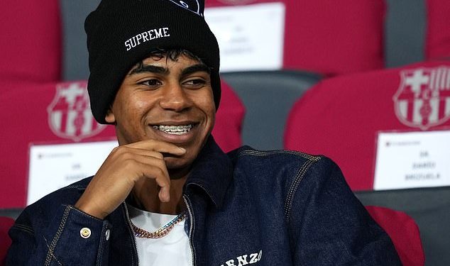 Je li ovo nova djevojka Lamine Yamal? Zvijezda Barcelone primijećena je u šopingu s TikTok zvijezdom i modelom (19), samo nekoliko dana nakon što je odletjela bodriti Španjolca (17)