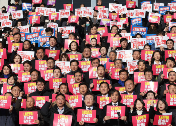 Južnokorejski zakonodavci podržavaju suspenziju predsjedničkih ovlasti nakon vanrednog stanja