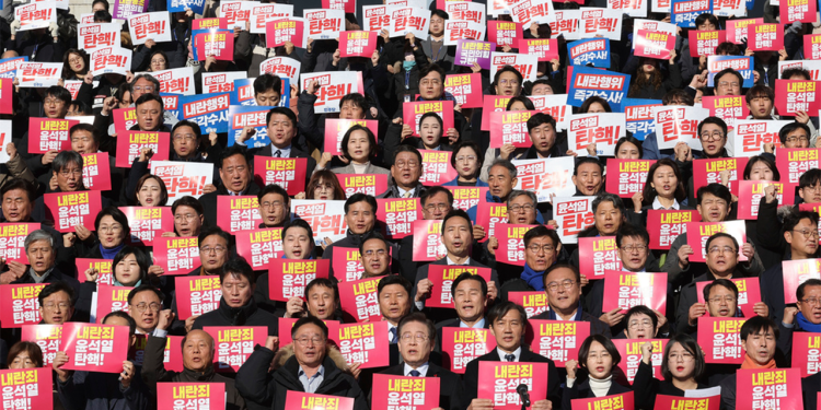 Južnokorejski zakonodavci podržavaju suspenziju predsjedničkih ovlasti nakon vanrednog stanja