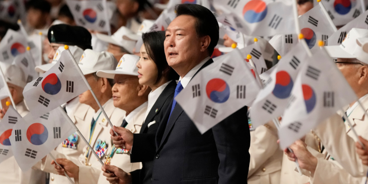 Južnokorejski zakonodavci zahtijevaju ukidanje izvanrednog stanja koje je proglasio predsjednik zemlje