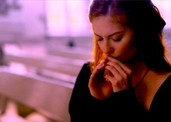 Karolina je bila opsjednuta i želi upozoriti: ‘Problemi su počeli sa spavanjem’