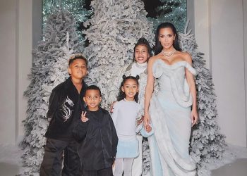Kim Kardashian ‘plaća šest znamenki da joj pijanist Kanyea Westa probudi djecu na Božić’