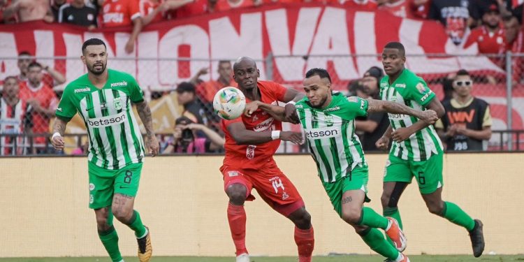 Kolumbija: Atletico Nacional prvak, ali policija ranjena raketnim bacačima