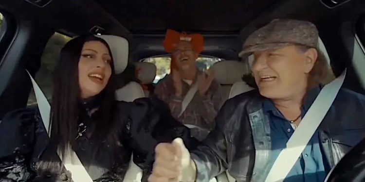 PAKLENI DUO Lady Gaga pjevala ‘Highway to Hell’ dok je pjevač benda AC/DC vozio auto | NACIONAL.HR