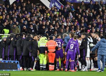 Liječnici su objavili novosti o Edoardu Boveu nakon što se zvijezda Fiorentine srušila na terenu u utakmici Serie A s Interom – kako je otkriveno ‘njegova se majka onesvijestila na tribinama’ prije nego što je odjurila u bolnicu