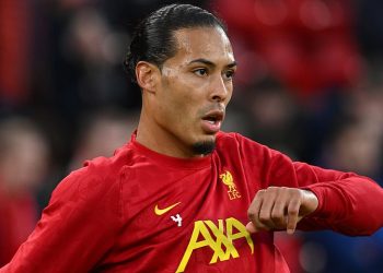 Liverpool protiv Leicestera – Premier liga: rezultati uživo, vijesti o momčadi i novosti dok momčad Arnea Slota nastoji održati blistavu formu i gomila jad Lisicama koje se bore