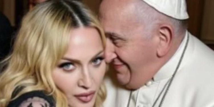 Madonna objavila lažne fotografije s Papom Franjom: ‘Ovo je jezivo, žalosno i jadno’