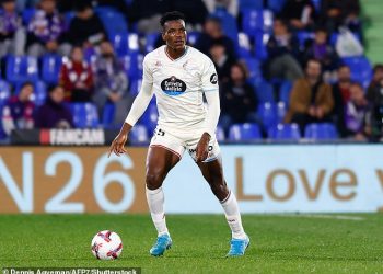 Man City ‘drži računa o DIVOVSKOM tinejdžerskom braniču koji impresionira u La Ligi’ dok Pep Guardiola želi riješiti obrambenu glavobolju nakon užasnog niza forme